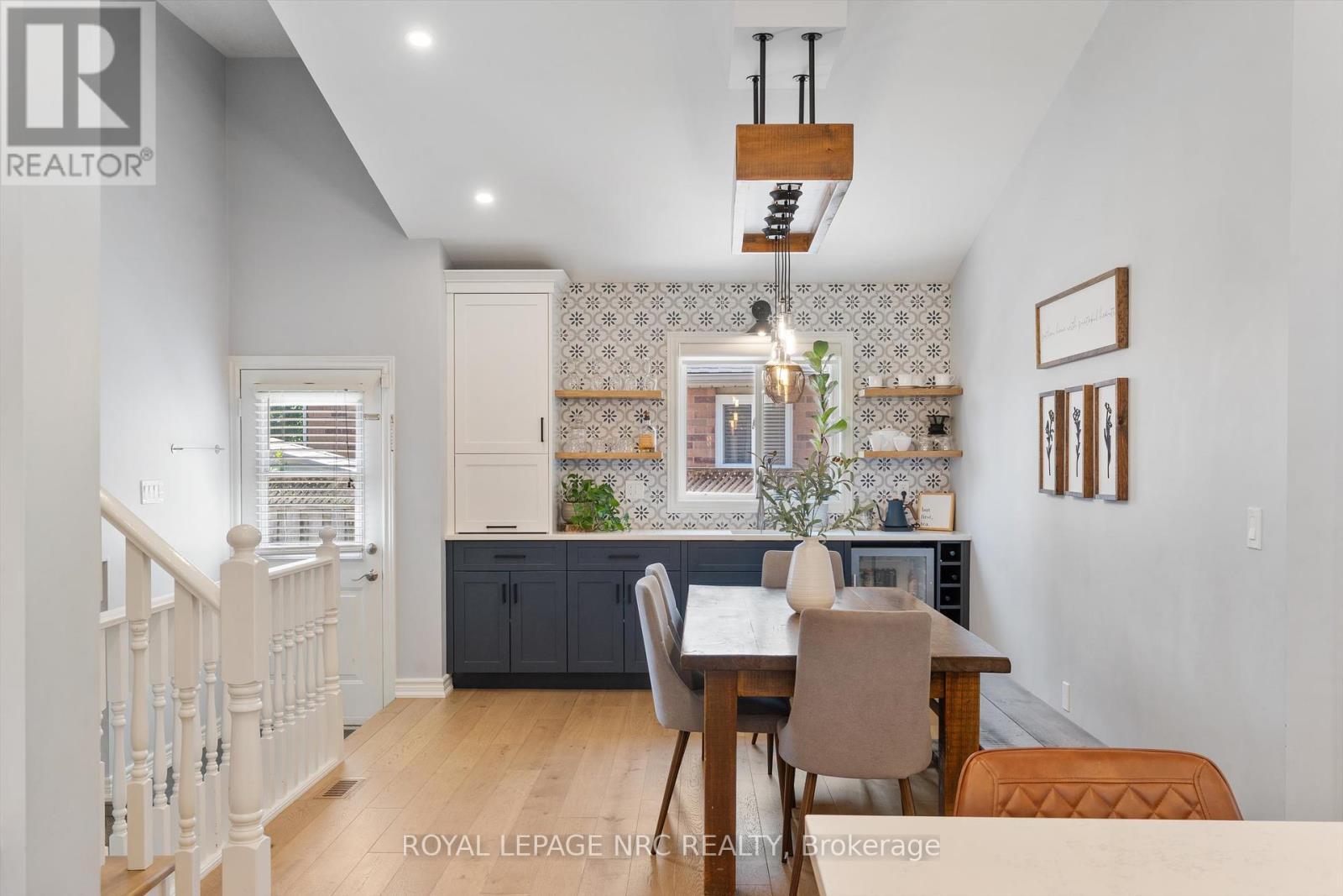 












162 VANSICKLE ROAD

,
St. Catharines (Rykert/Vansickle),




Ontario
L2S3W5

