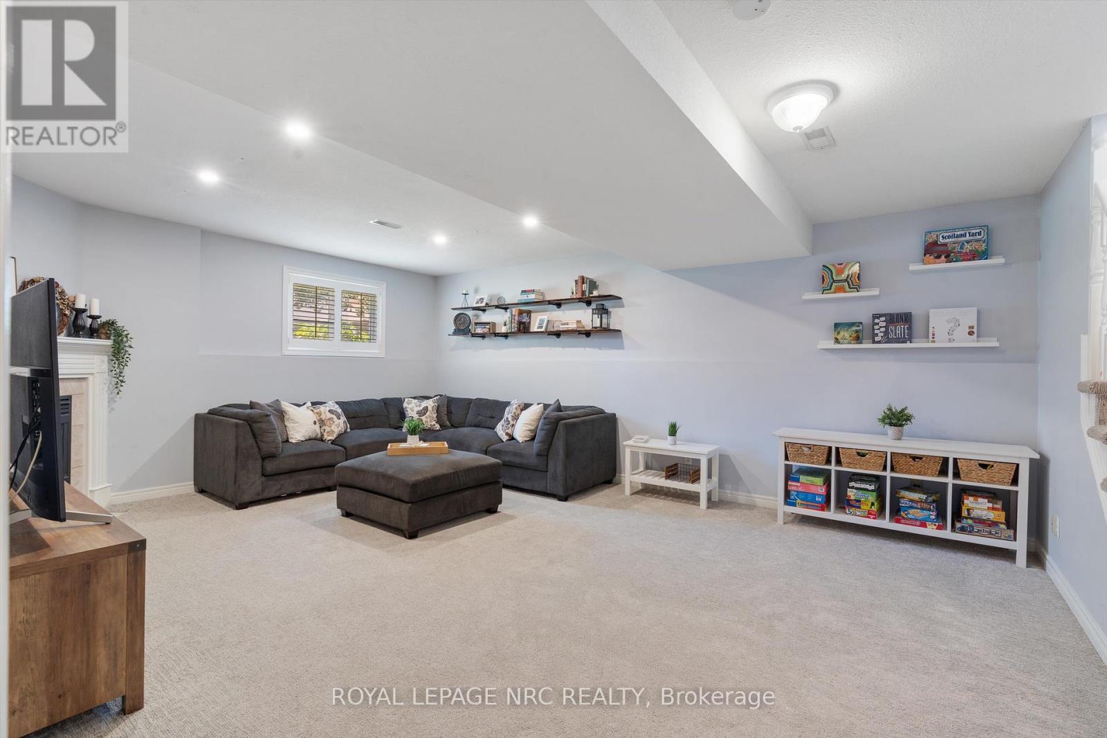 












162 VANSICKLE ROAD

,
St. Catharines (Rykert/Vansickle),




Ontario
L2S3W5

