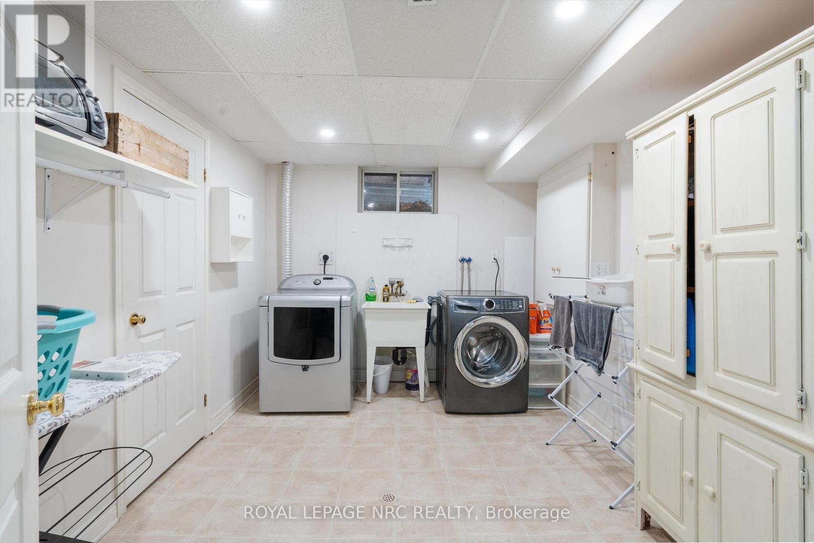 












162 VANSICKLE ROAD

,
St. Catharines (Rykert/Vansickle),




Ontario
L2S3W5

