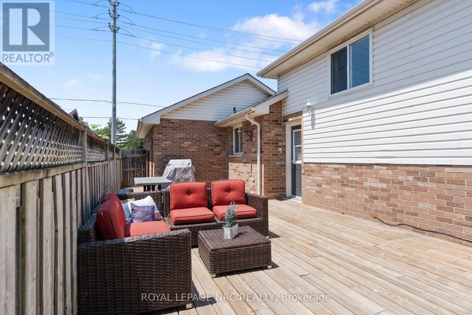 












162 VANSICKLE ROAD

,
St. Catharines (Rykert/Vansickle),




Ontario
L2S3W5

