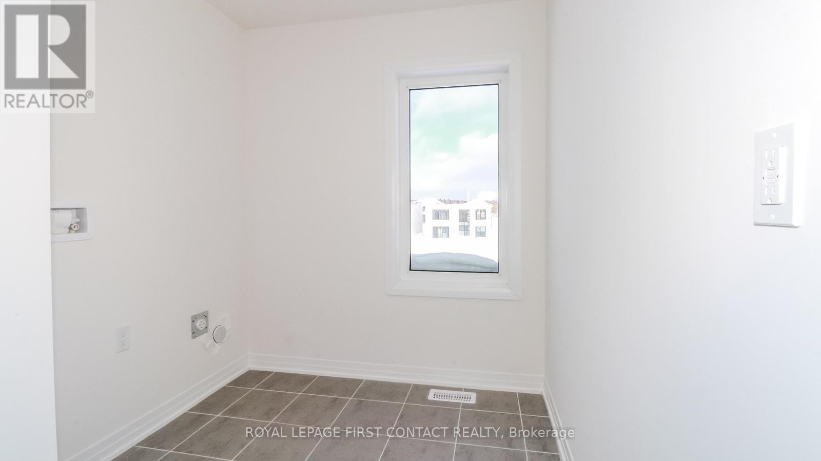 












3778 SUNBANK CRESCENT

,
Severn,




Ontario
L3V6H3

