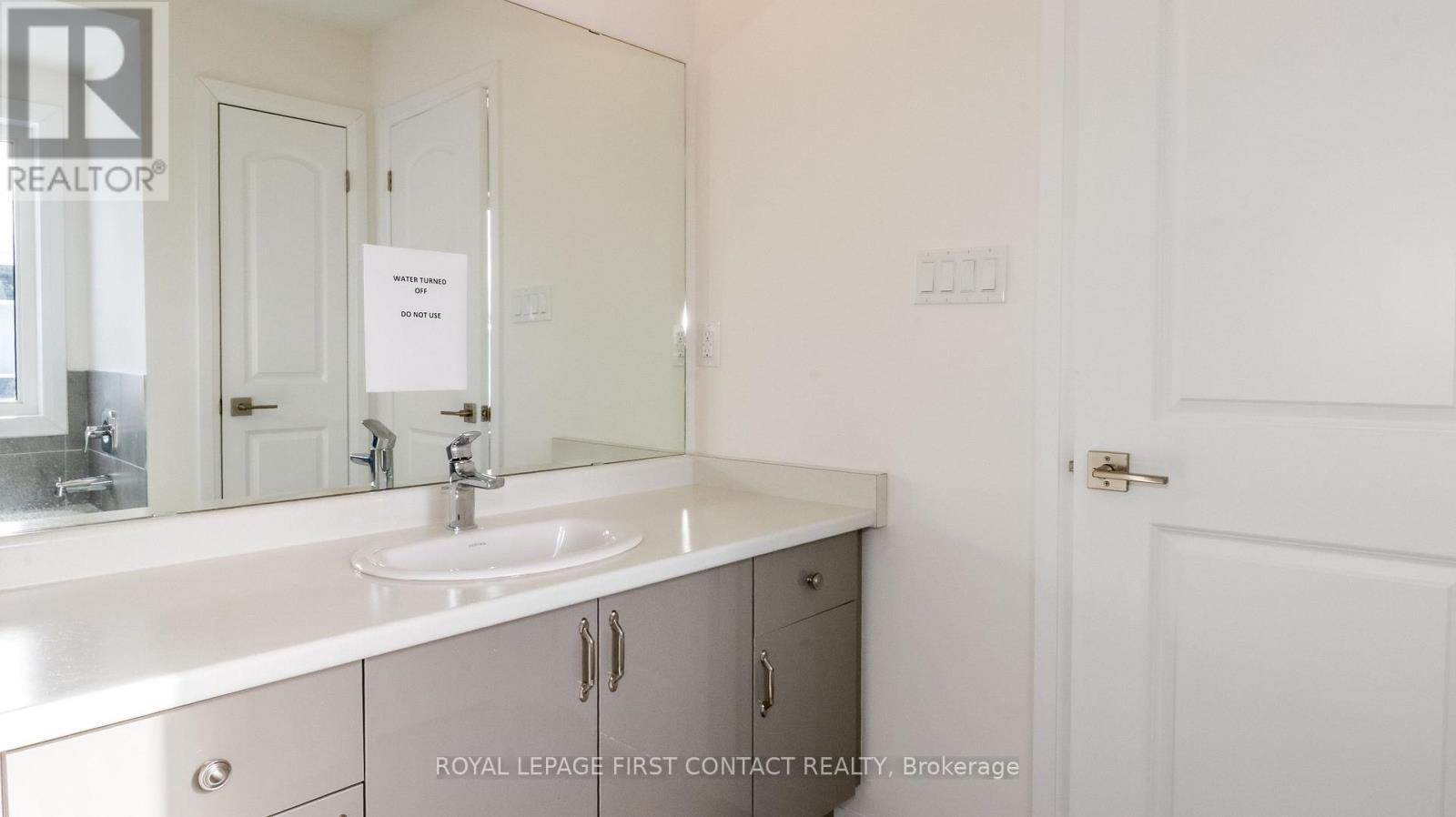 












3778 SUNBANK CRESCENT

,
Severn,




Ontario
L3V6H3

