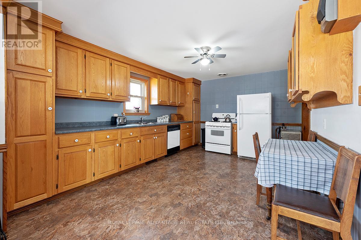 












2925 RIDEAU FERRY ROAD

,
Perth,




Ontario
K7H3C7

