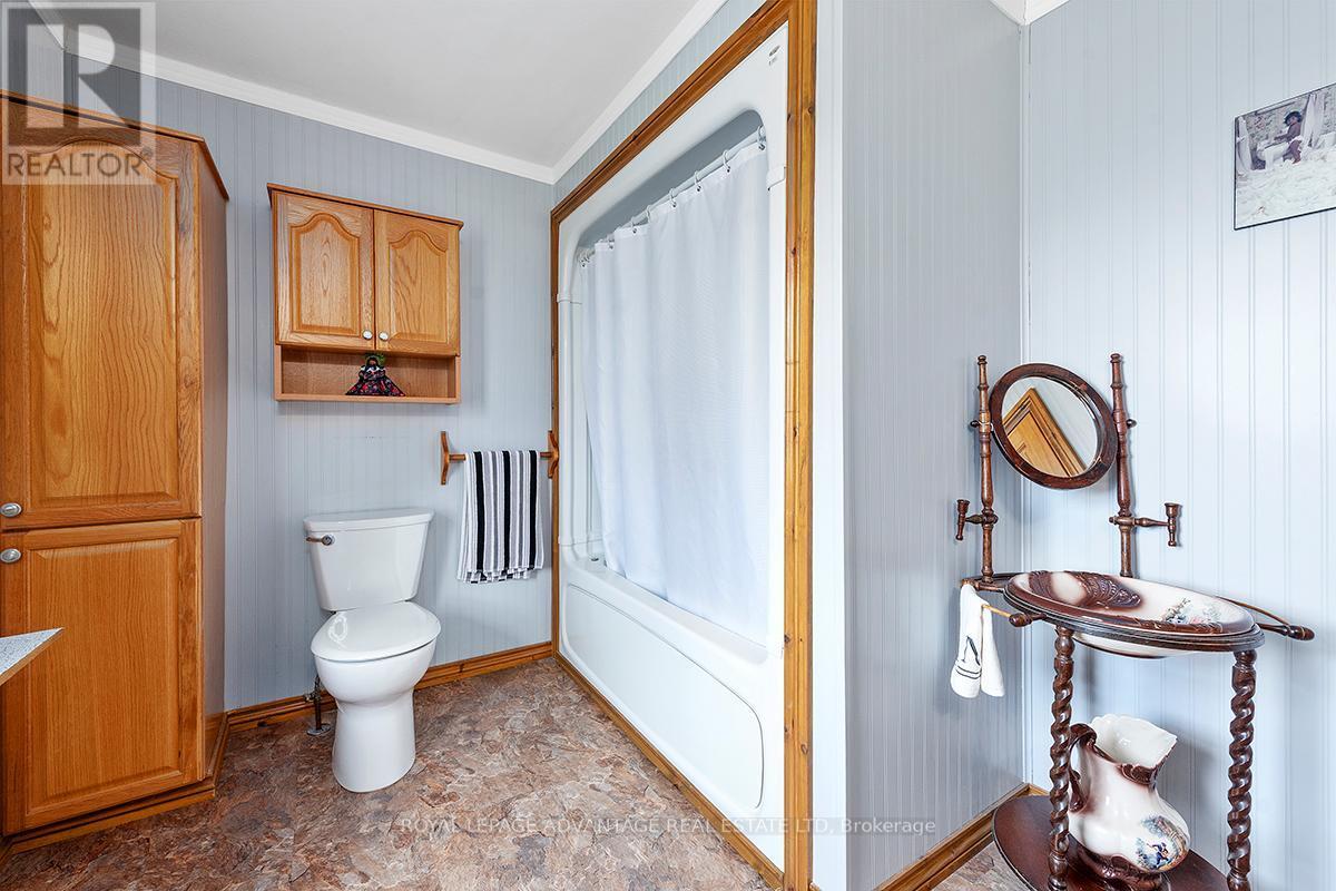 












2925 RIDEAU FERRY ROAD

,
Perth,




Ontario
K7H3C7


