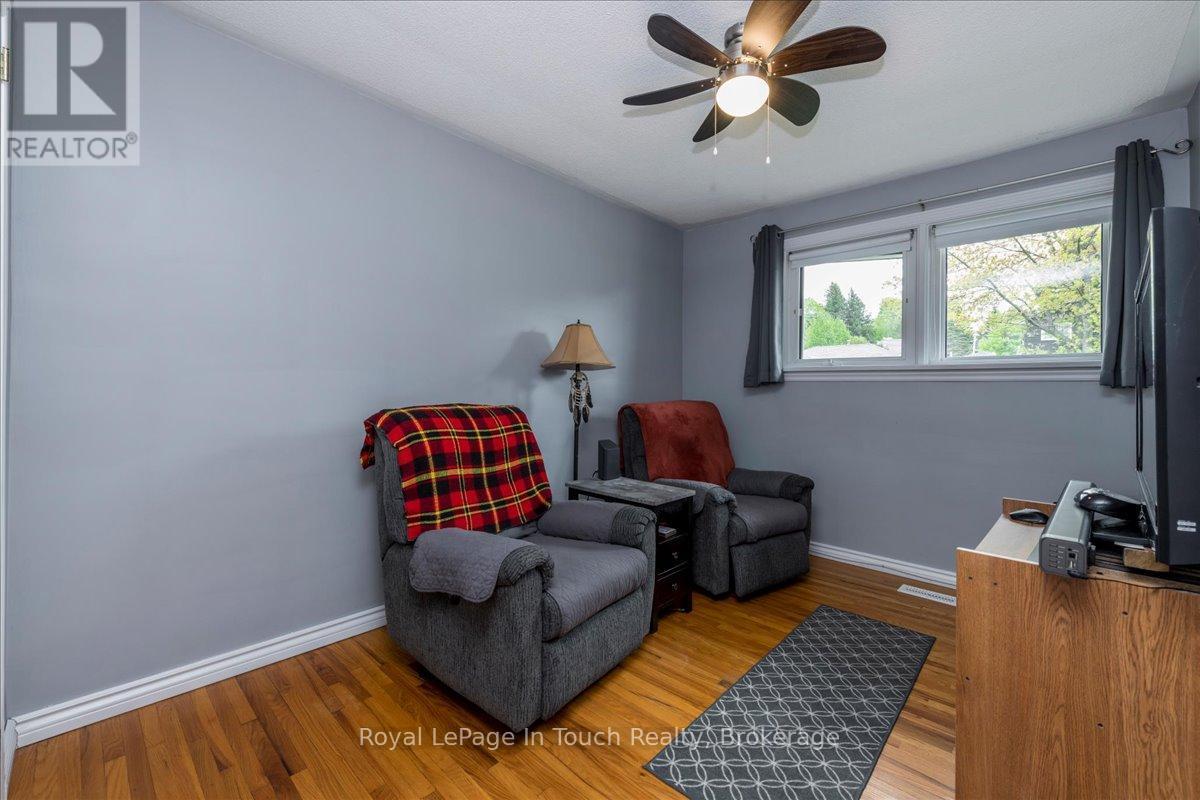 












296 JOHN STREET

,
Midland,




Ontario
L4R2J5

