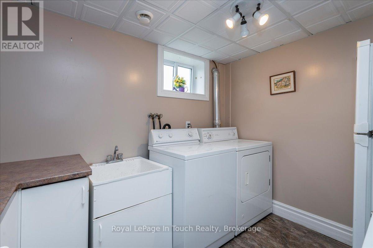 












296 JOHN STREET

,
Midland,




Ontario
L4R2J5

