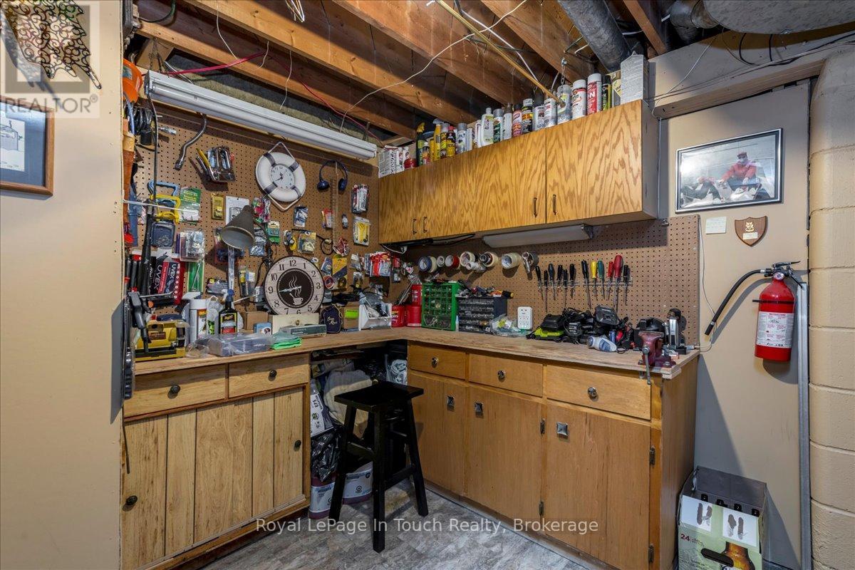 












296 JOHN STREET

,
Midland,




Ontario
L4R2J5

