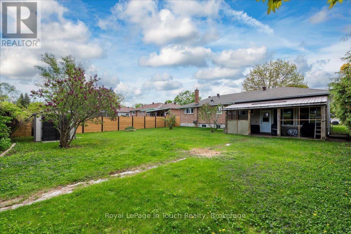 












296 JOHN STREET

,
Midland,




Ontario
L4R2J5

