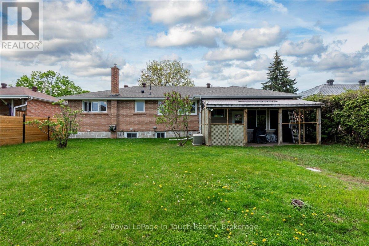 












296 JOHN STREET

,
Midland,




Ontario
L4R2J5

