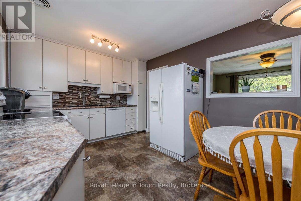












296 JOHN STREET

,
Midland,




Ontario
L4R2J5

