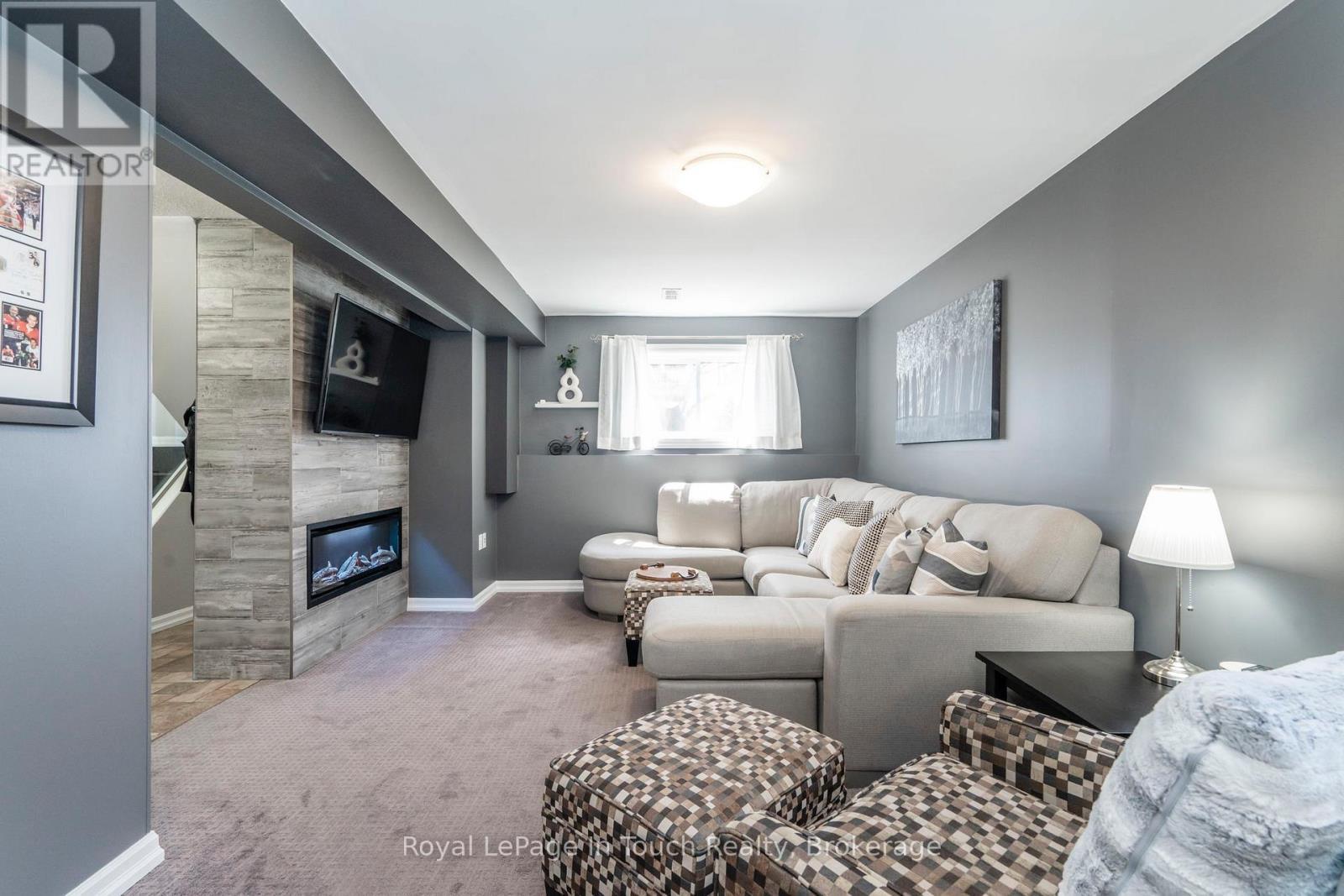 












362 GALLOWAY BOULEVARD

,
Midland,




Ontario
L4R5B2


