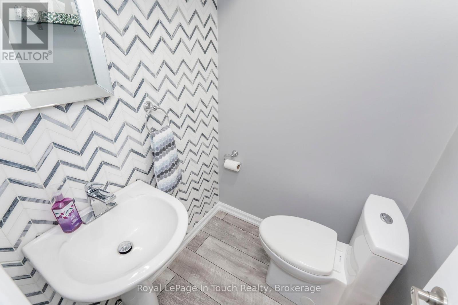 












362 GALLOWAY BOULEVARD

,
Midland,




Ontario
L4R5B2

