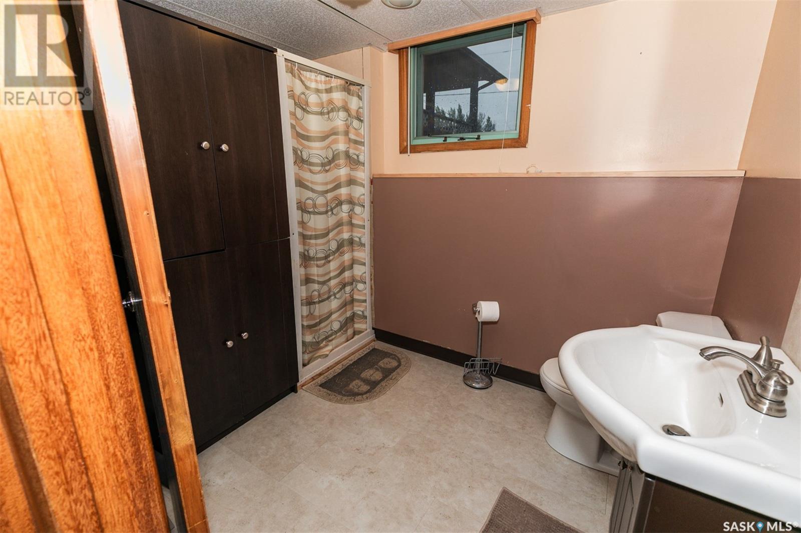












330 Alberta AVENUE

,
Kerrobert,




Saskatchewan
S0L1R0

