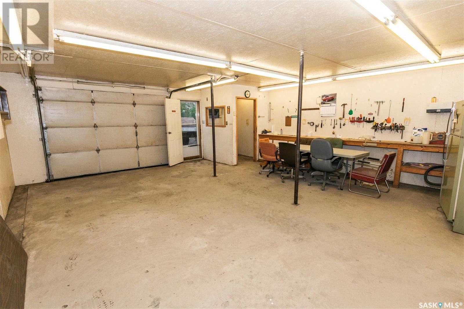 












330 Alberta AVENUE

,
Kerrobert,




Saskatchewan
S0L1R0


