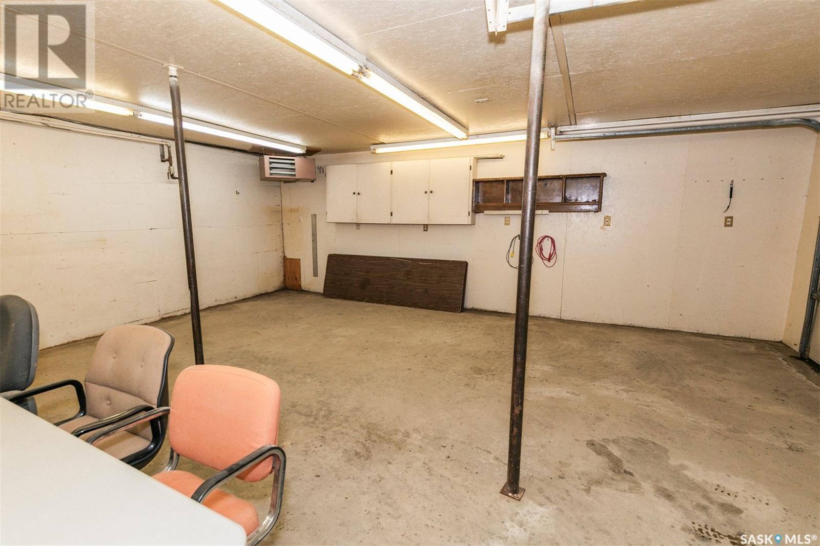 












330 Alberta AVENUE

,
Kerrobert,




Saskatchewan
S0L1R0

