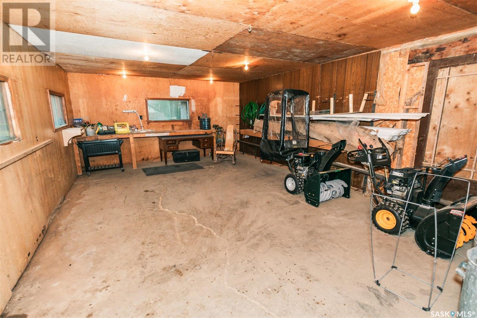 












330 Alberta AVENUE

,
Kerrobert,




Saskatchewan
S0L1R0

