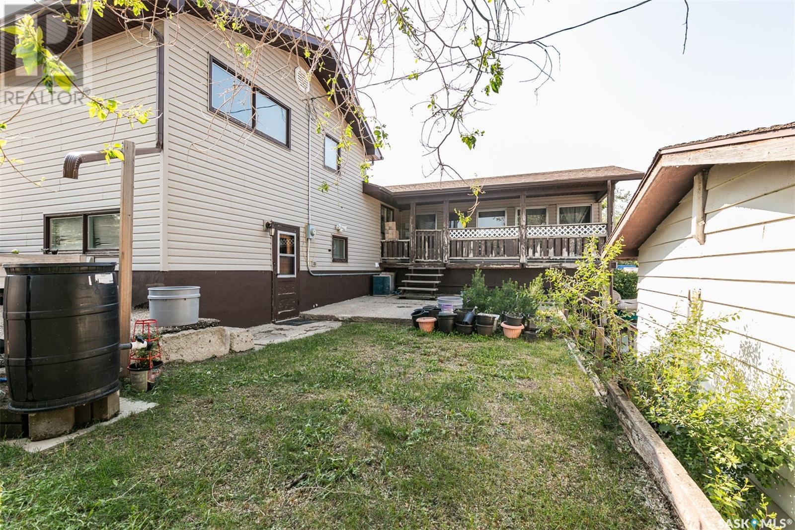 












330 Alberta AVENUE

,
Kerrobert,




Saskatchewan
S0L1R0

