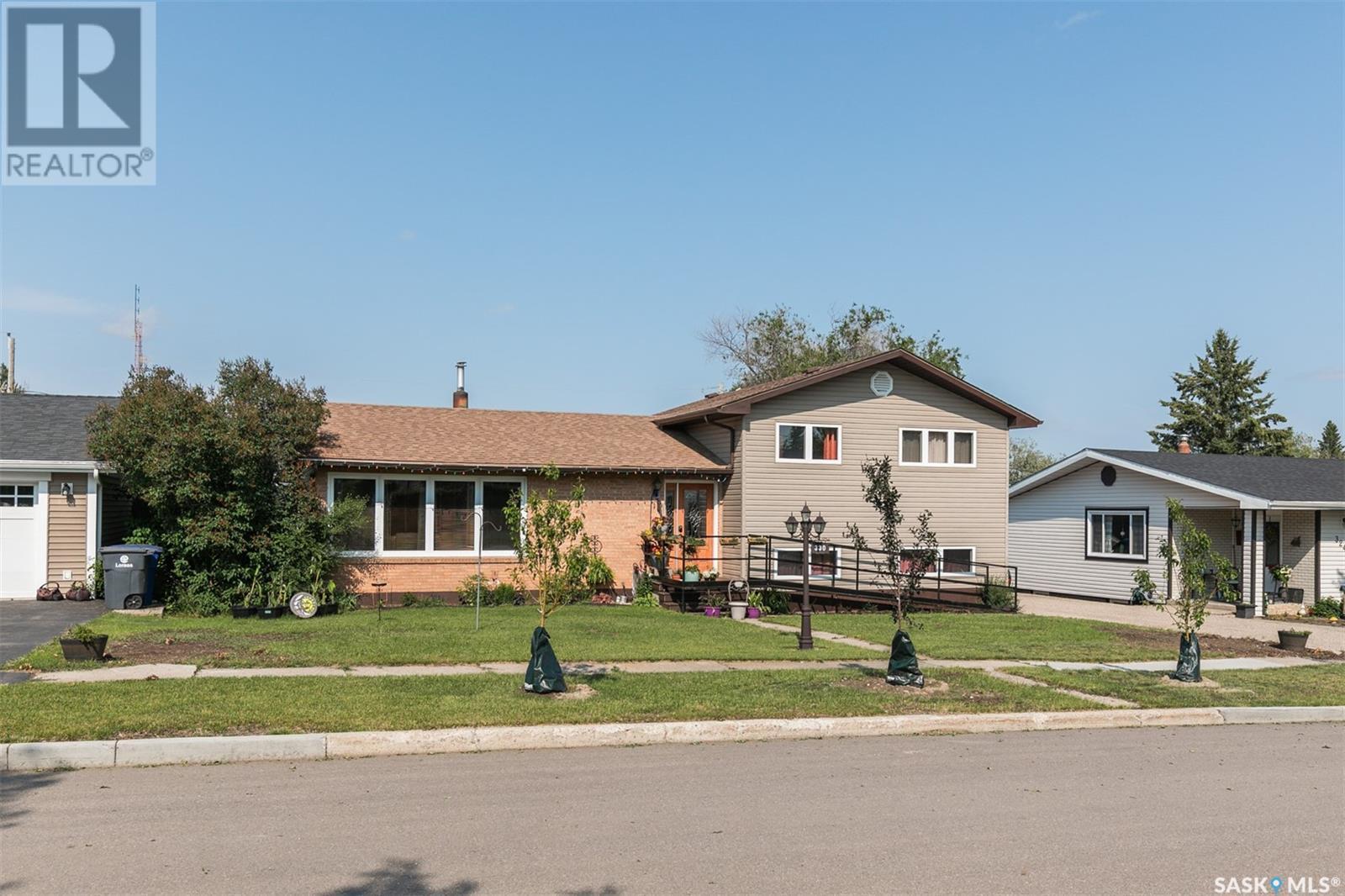 












330 Alberta AVENUE

,
Kerrobert,




Saskatchewan
S0L1R0

