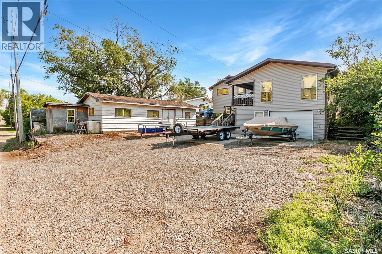 












330 Alberta AVENUE

,
Kerrobert,




Saskatchewan
S0L1R0

