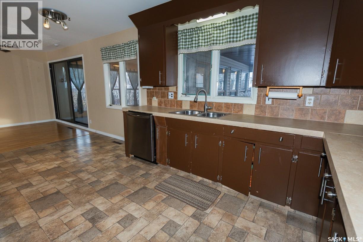 












330 Alberta AVENUE

,
Kerrobert,




Saskatchewan
S0L1R0

