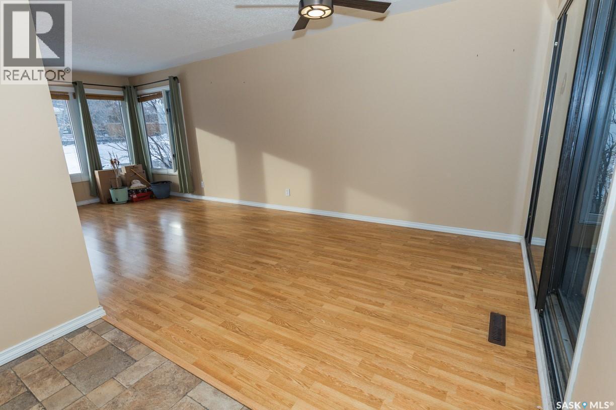 












330 Alberta AVENUE

,
Kerrobert,




Saskatchewan
S0L1R0

