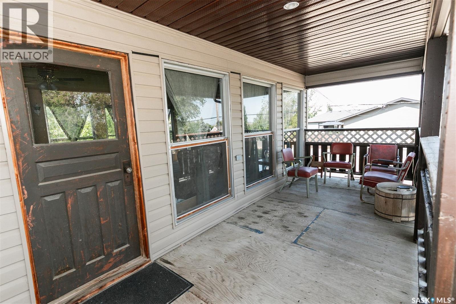 












330 Alberta AVENUE

,
Kerrobert,




Saskatchewan
S0L1R0

