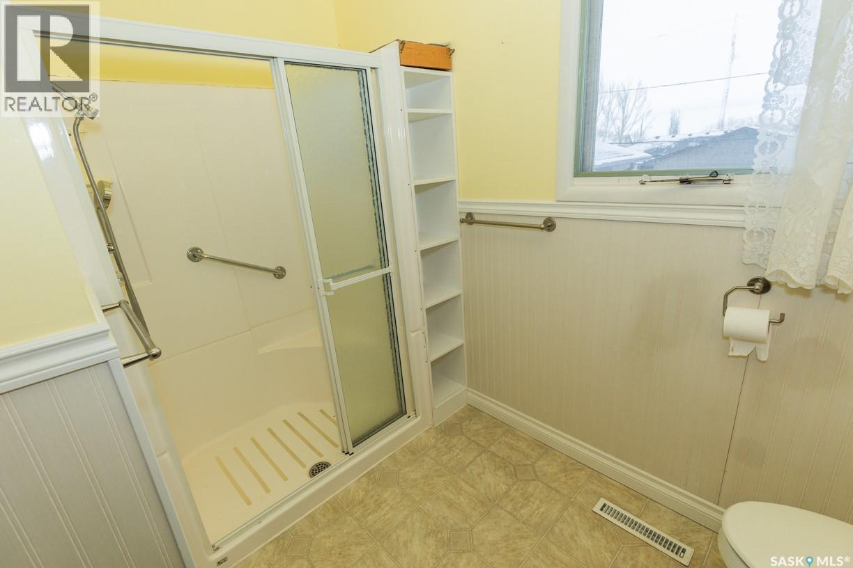 












330 Alberta AVENUE

,
Kerrobert,




Saskatchewan
S0L1R0

