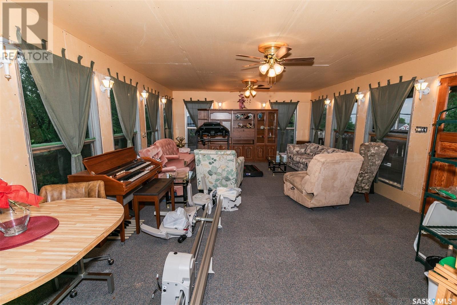 












330 Alberta AVENUE

,
Kerrobert,




Saskatchewan
S0L1R0

