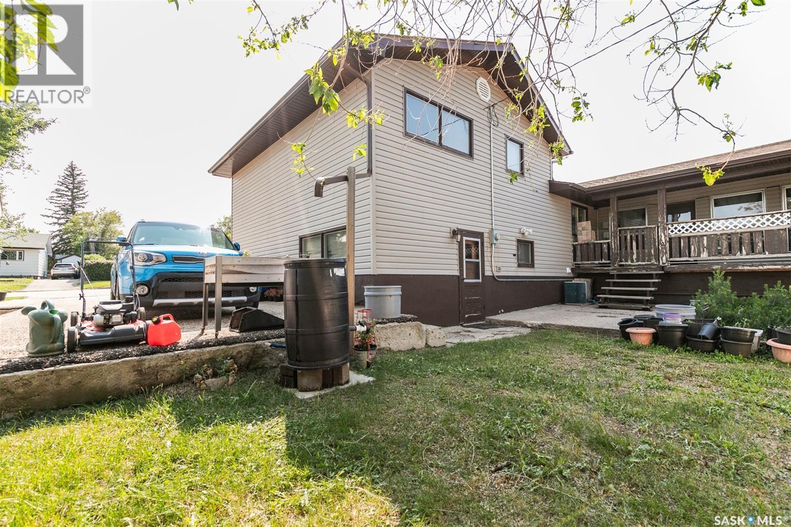 












330 Alberta AVENUE

,
Kerrobert,




Saskatchewan
S0L1R0


