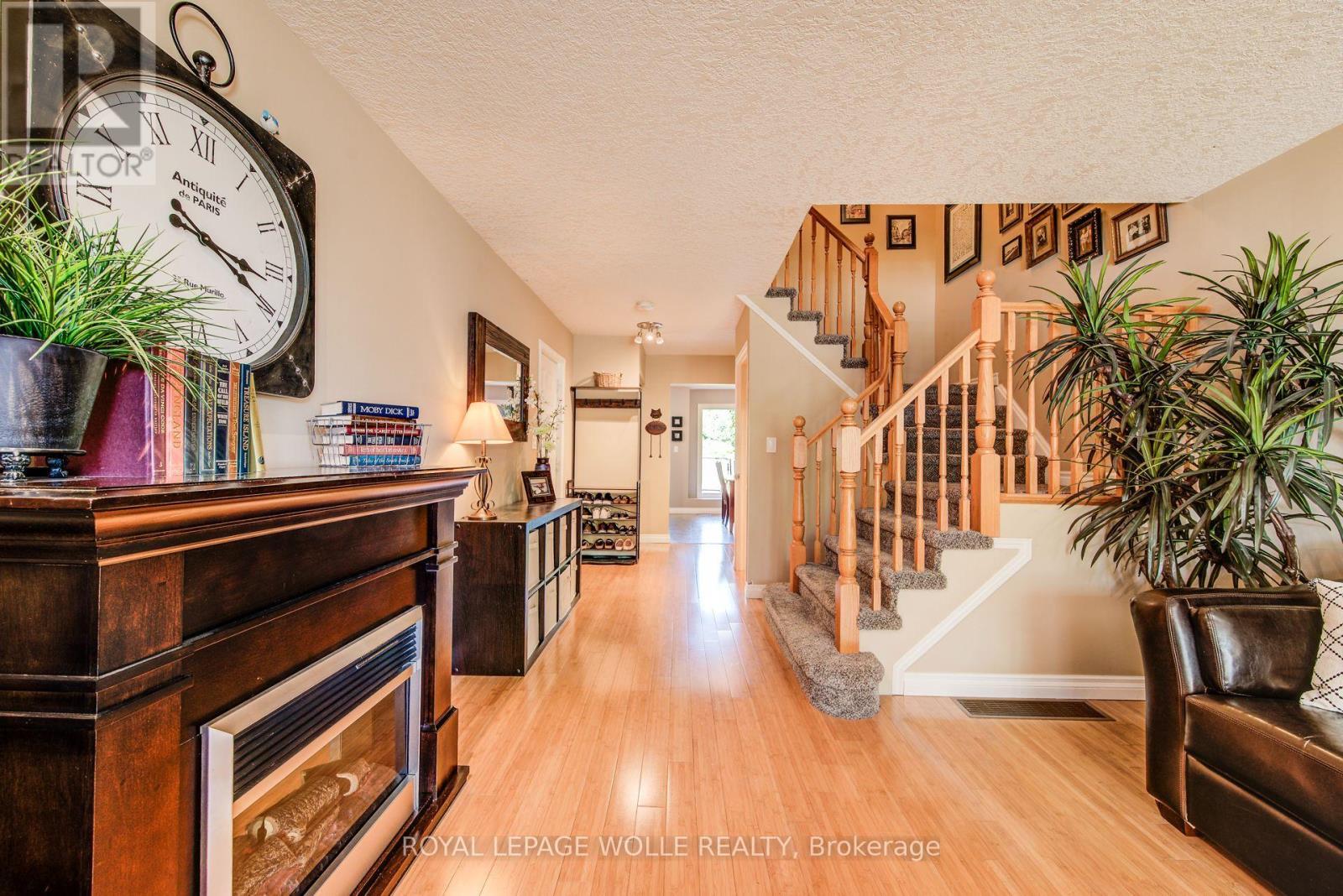 












294 PASTERN TRAIL

,
Waterloo,




Ontario
N2K3Z3

