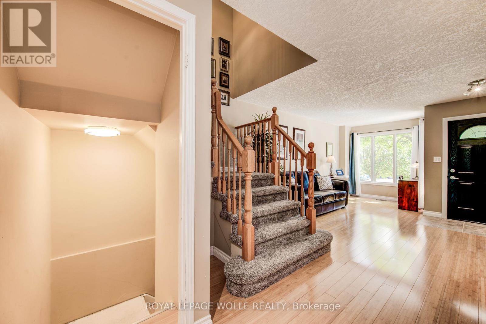 












294 PASTERN TRAIL

,
Waterloo,




Ontario
N2K3Z3

