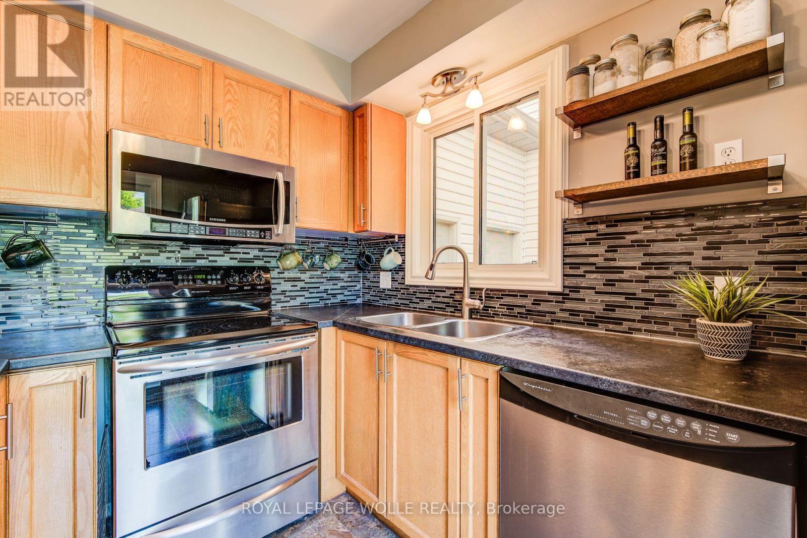 












294 PASTERN TRAIL

,
Waterloo,




Ontario
N2K3Z3

