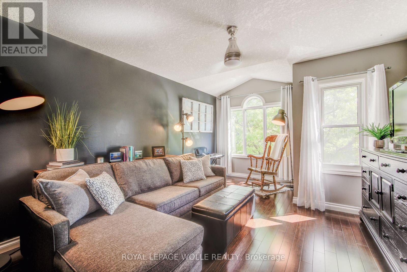 












294 PASTERN TRAIL

,
Waterloo,




Ontario
N2K3Z3

