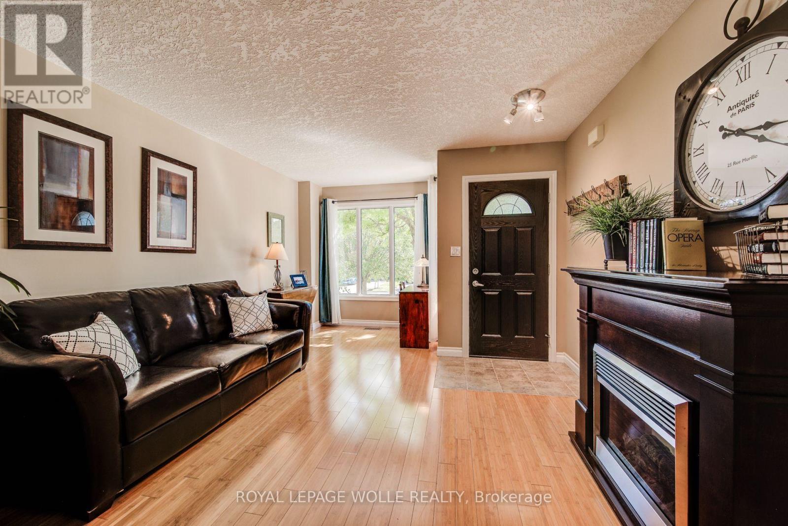 












294 PASTERN TRAIL

,
Waterloo,




Ontario
N2K3Z3

