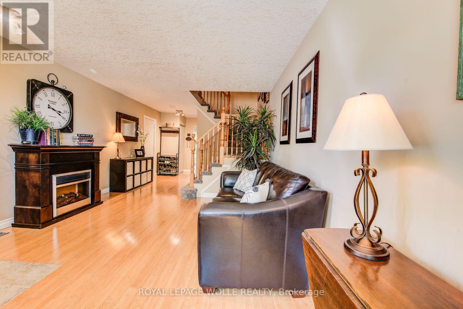 












294 PASTERN TRAIL

,
Waterloo,




Ontario
N2K3Z3

