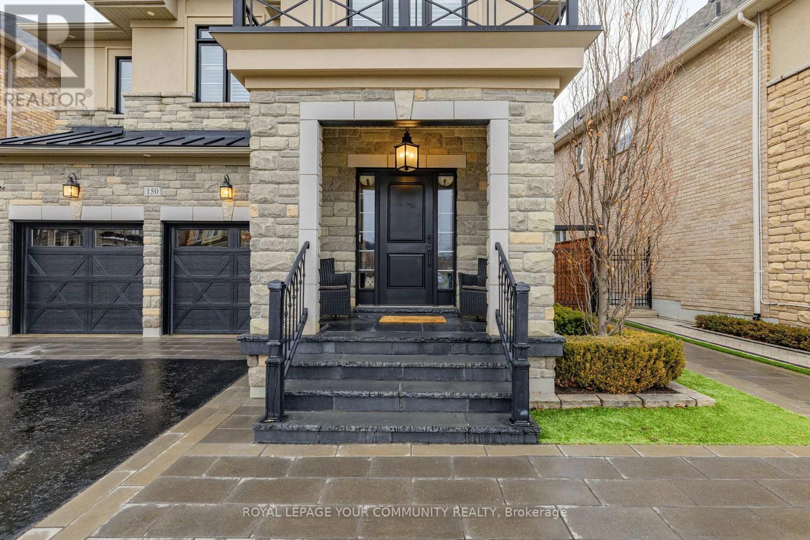 












150 CREEKLAND AVENUE

,
Whitchurch-Stouffville,




Ontario
L4A1Y9

