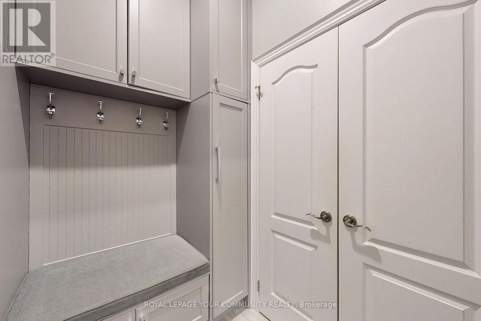 












150 CREEKLAND AVENUE

,
Whitchurch-Stouffville,




Ontario
L4A1Y9

