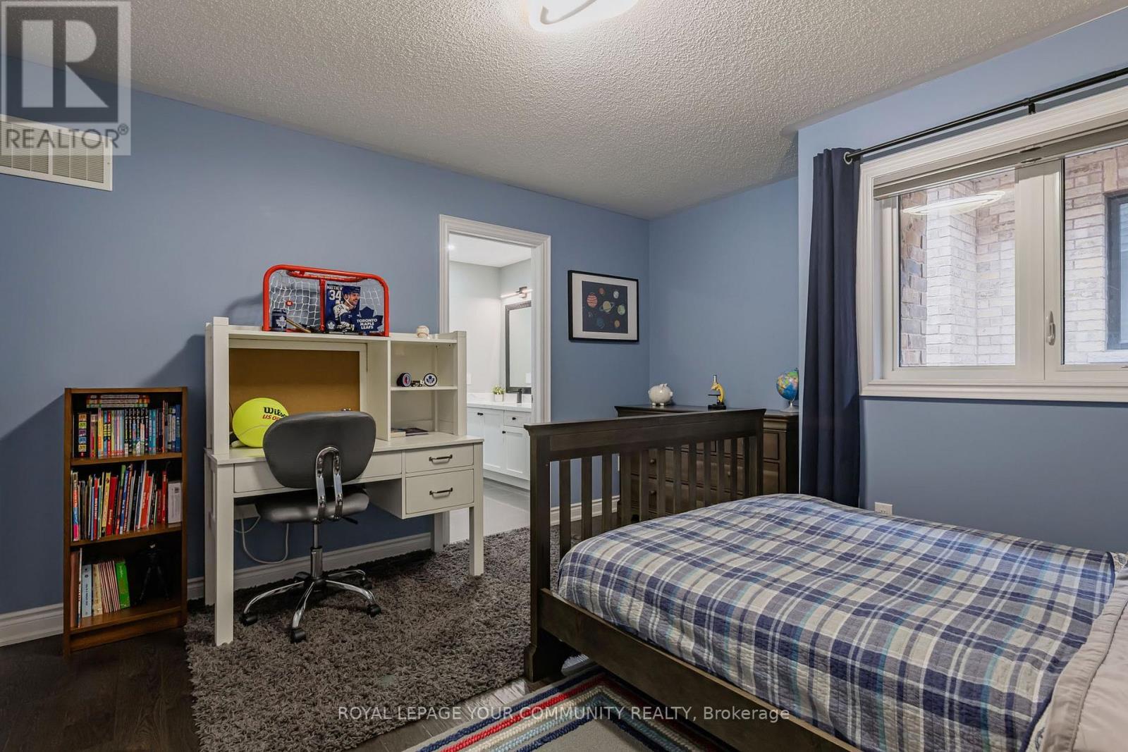 












150 CREEKLAND AVENUE

,
Whitchurch-Stouffville,




Ontario
L4A1Y9

