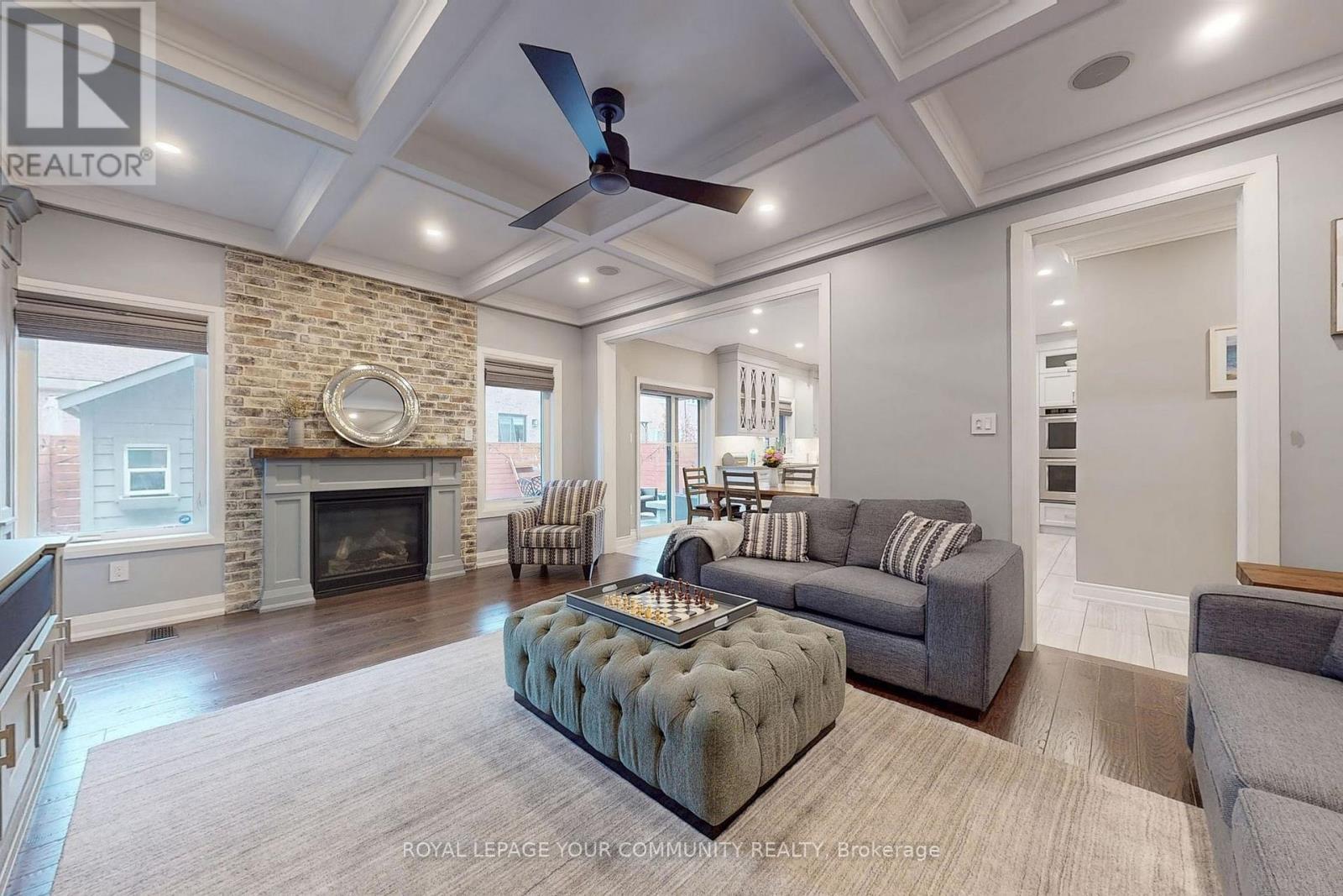 












150 CREEKLAND AVENUE

,
Whitchurch-Stouffville,




Ontario
L4A1Y9

