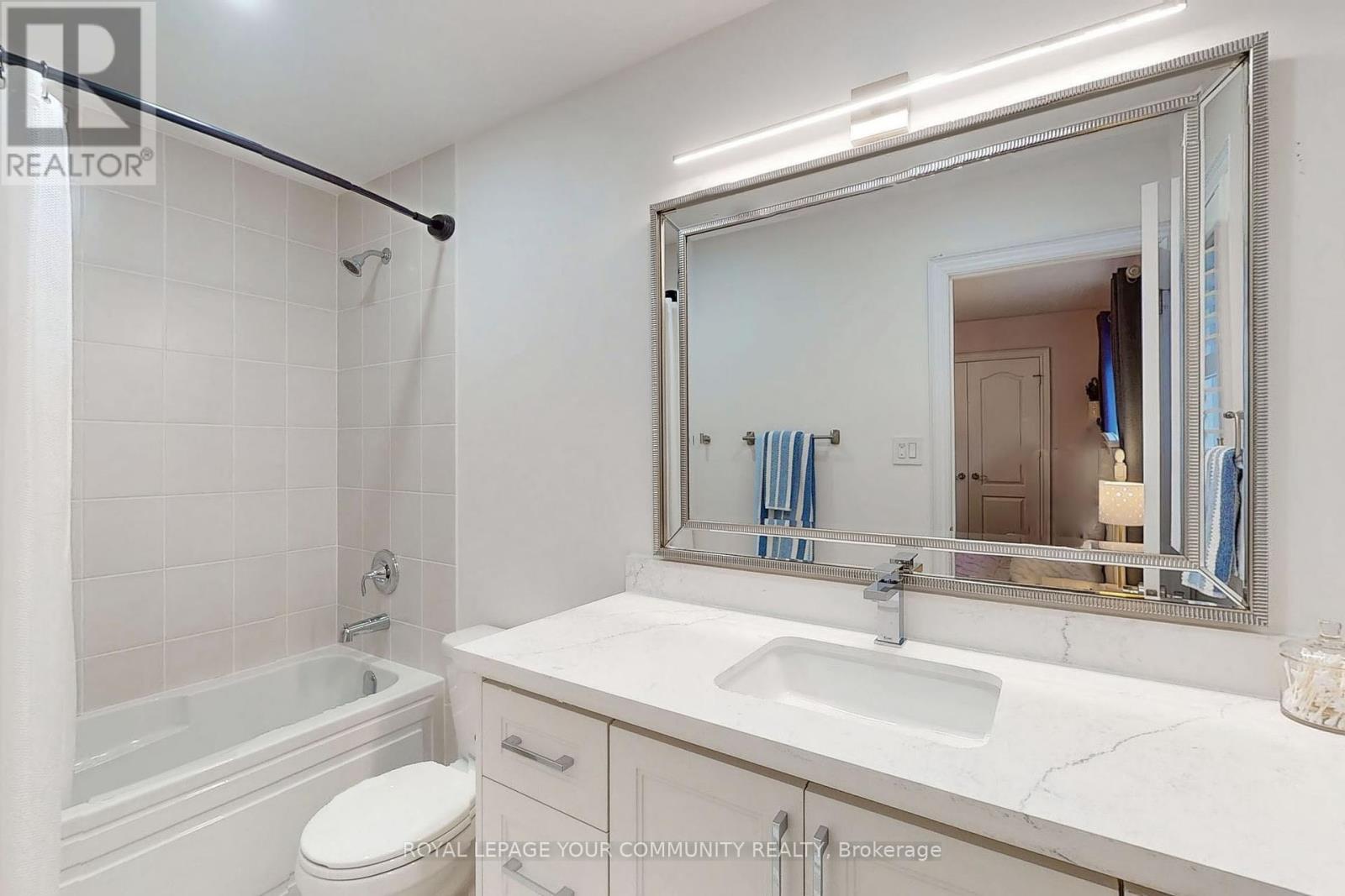 












150 CREEKLAND AVENUE

,
Whitchurch-Stouffville,




Ontario
L4A1Y9


