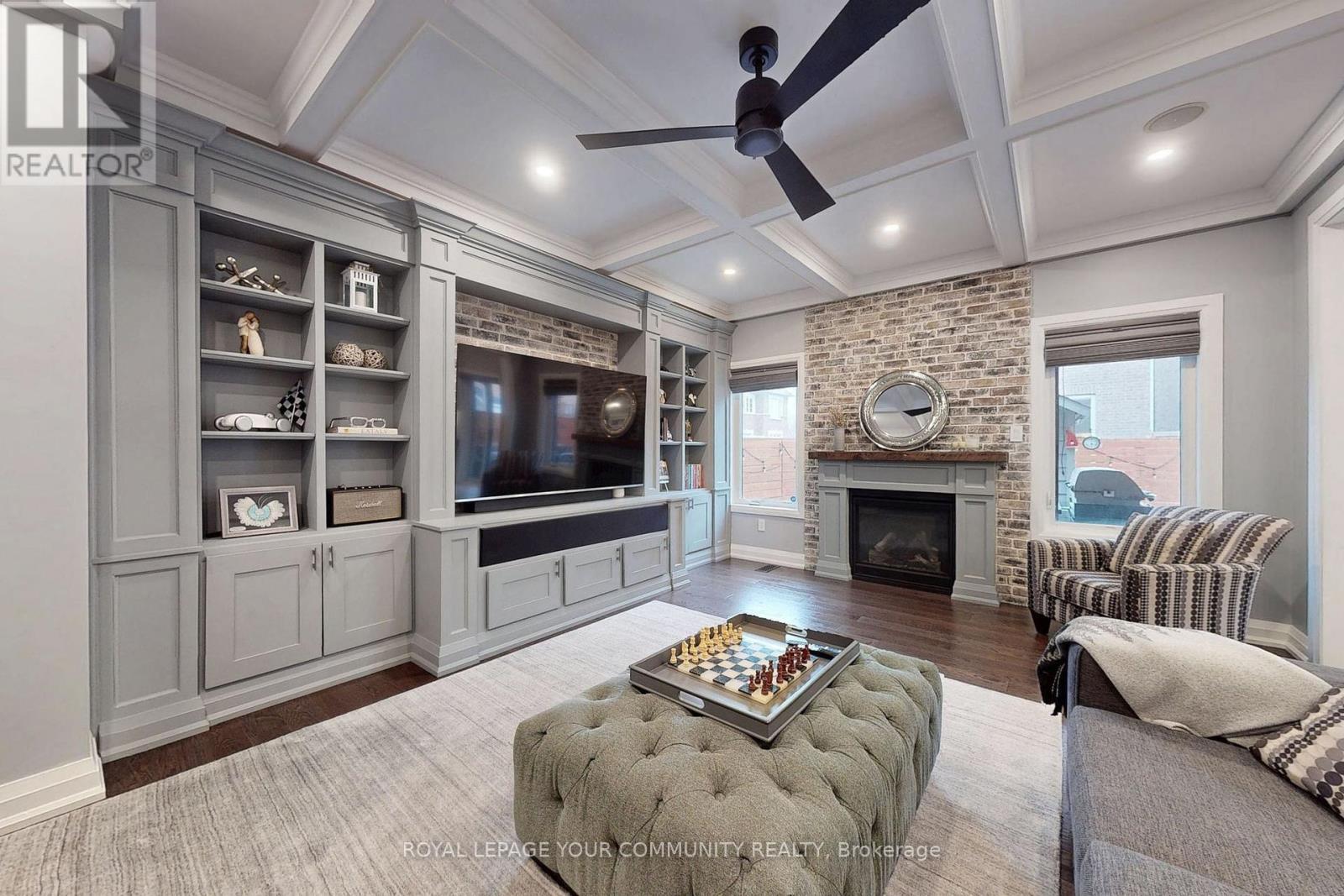 












150 CREEKLAND AVENUE

,
Whitchurch-Stouffville,




Ontario
L4A1Y9


