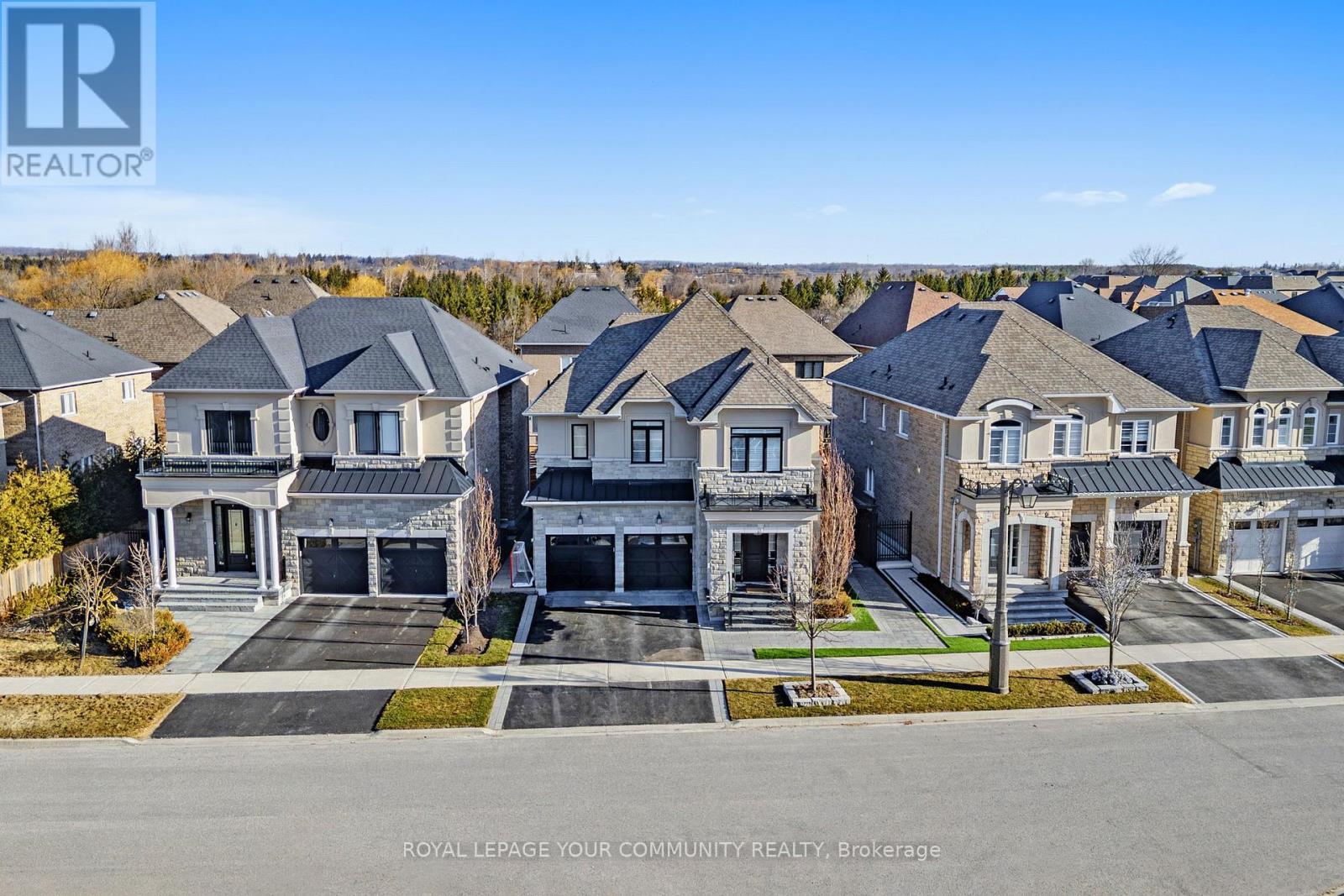 












150 CREEKLAND AVENUE

,
Whitchurch-Stouffville,




Ontario
L4A1Y9

