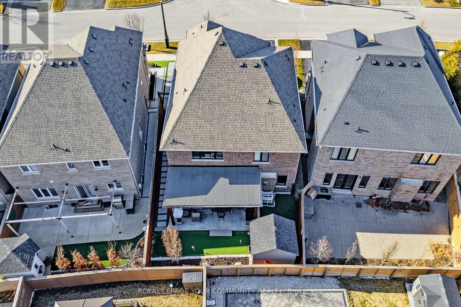 












150 CREEKLAND AVENUE

,
Whitchurch-Stouffville,




Ontario
L4A1Y9

