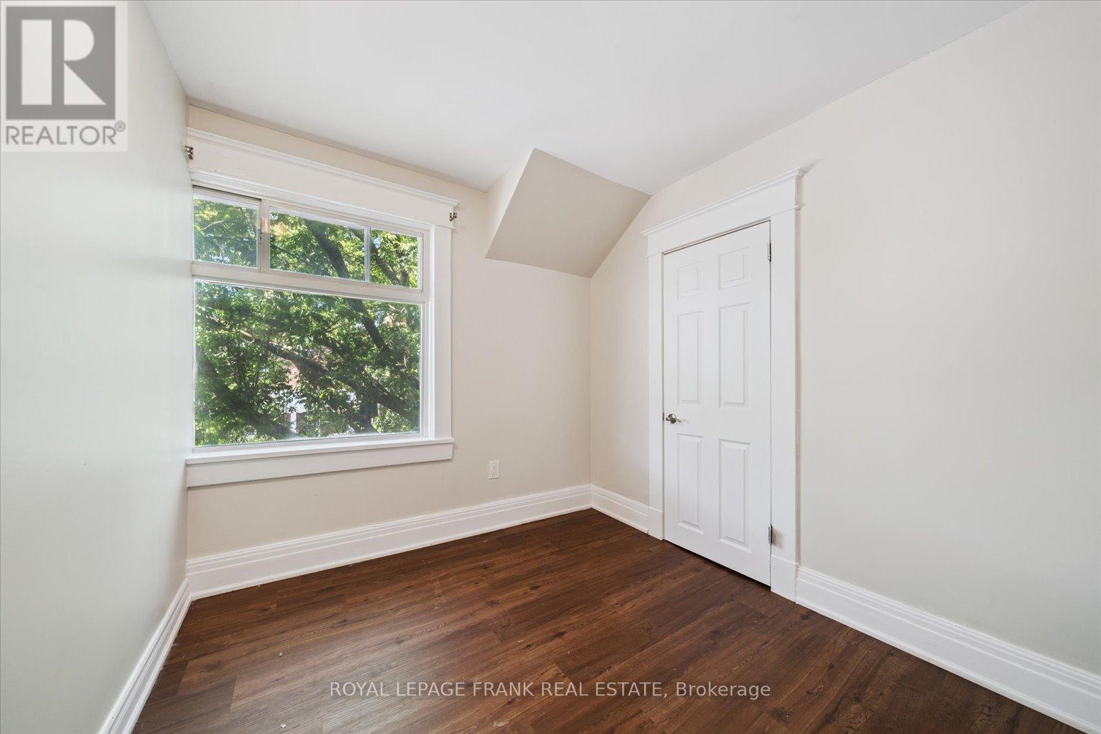 












159 AGNES STREET

,
Oshawa (O'Neill),




Ontario
L1G1V3


