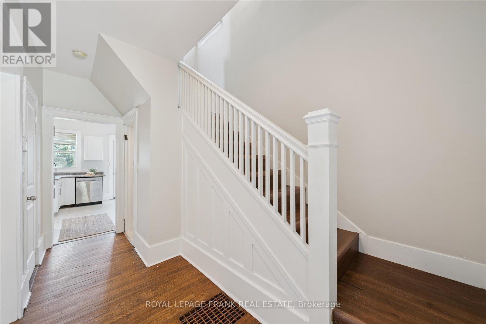 












159 AGNES STREET

,
Oshawa (O'Neill),




Ontario
L1G1V3

