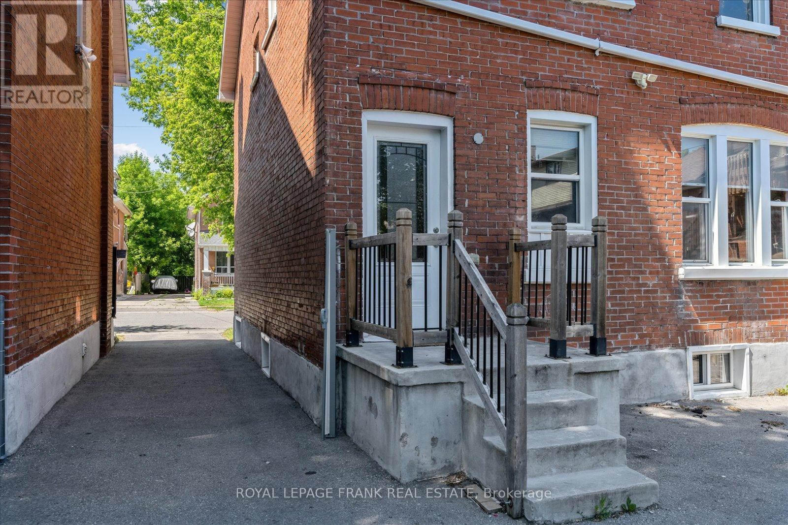 












159 AGNES STREET

,
Oshawa (O'Neill),




Ontario
L1G1V3

