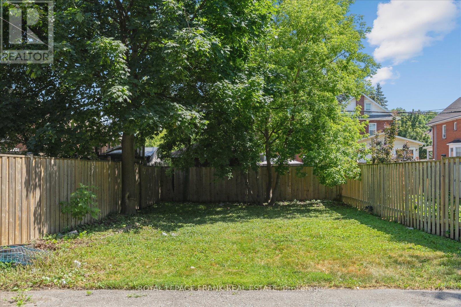 












159 AGNES STREET

,
Oshawa (O'Neill),




Ontario
L1G1V3

