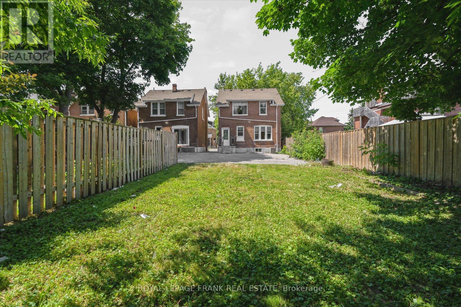 












159 AGNES STREET

,
Oshawa (O'Neill),




Ontario
L1G1V3

