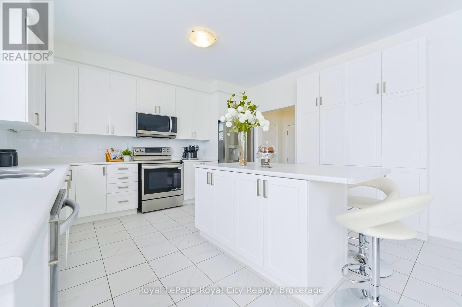 












130 REA DRIVE

,
Centre Wellington (Fergus),




Ontario
N1M0J8

