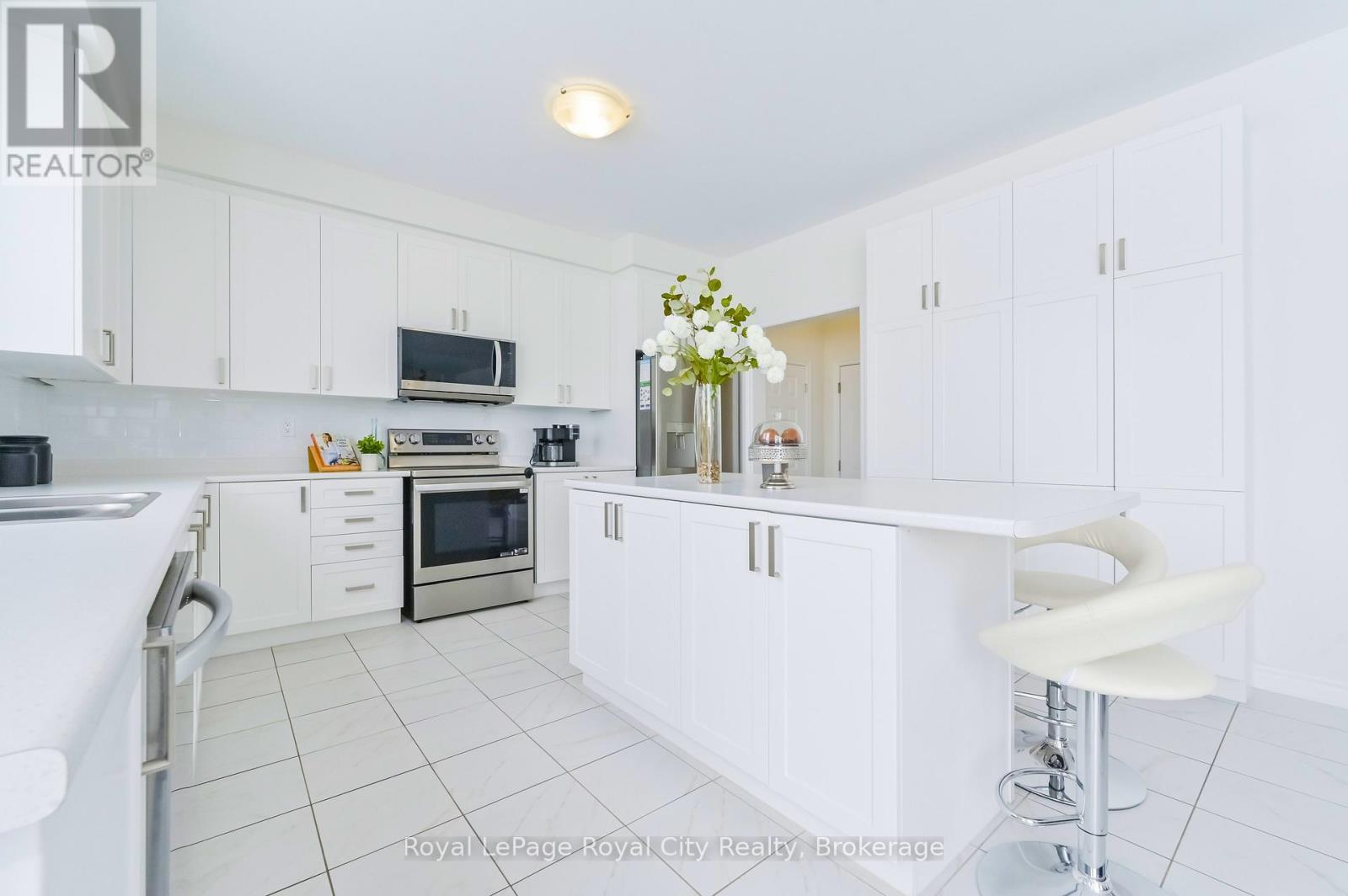 












130 REA DRIVE

,
Centre Wellington (Fergus),




Ontario
N1M0J8

